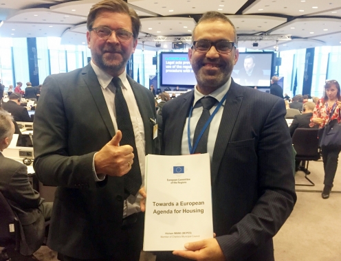 CoR Rapporteur, Hicham Imane with USH Head of EU Affairs, Laurent Ghekiere right after the adoption of the Opinion on a 'European Agenda for Housing'