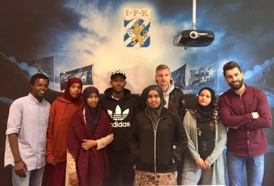 A new leadership programme for young people in Biskopsgården and other vulnerable districts will create opportunities for a norms shift and good values. Here for a visit to the IFK Clubhouse in Gothenburg during the autumn 2016 pilot project